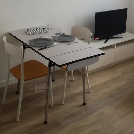 Le Blason Studio Spacieux Avec Parking Prive &wifi Lägenhet *