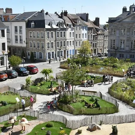 Le Blason Studio Spacieux Avec Parking Prive &wifi Lägenhet *