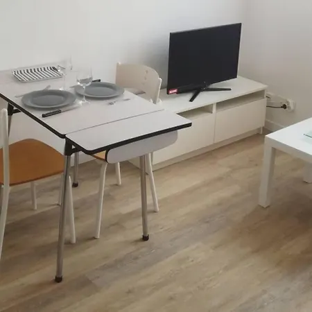 Le Blason Studio Spacieux Avec Parking Prive &wifi Lägenhet *