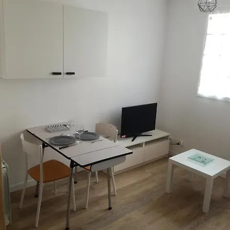 Le Blason Studio Spacieux Avec Parking Prive &wifi