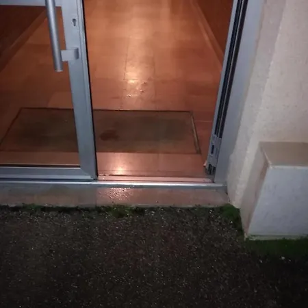 Le Blason Studio Spacieux Avec Parking Prive &wifi Lägenhet *